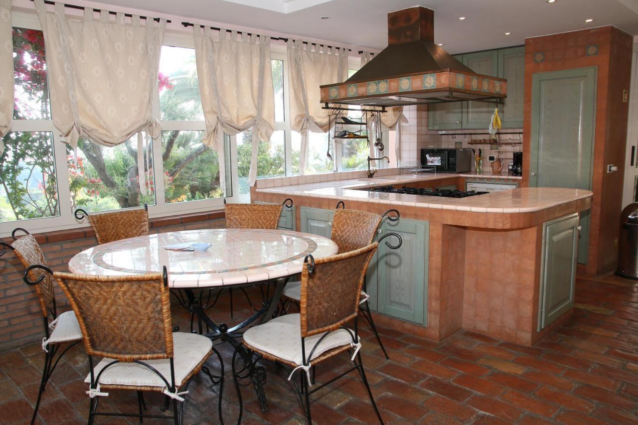 Anthos Casa Vacanze Sant'Omero Ngoại thất bức ảnh
