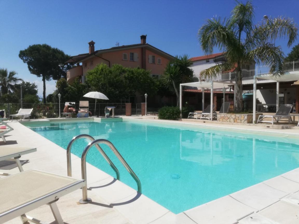 Anthos Casa Vacanze Sant'Omero Ngoại thất bức ảnh