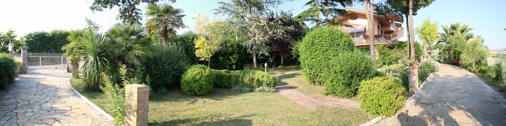 Anthos Casa Vacanze Sant'Omero Phòng bức ảnh