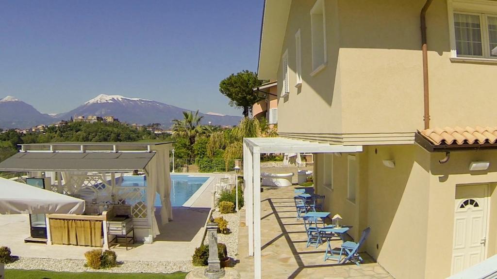 Anthos Casa Vacanze Sant'Omero Ngoại thất bức ảnh